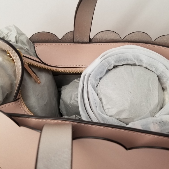 $110 SALE‼️Kate Spade Bag - Picture 5 of 15